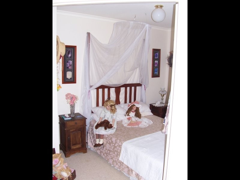 9 Lovell Pde., Lamb Island QLD 4184