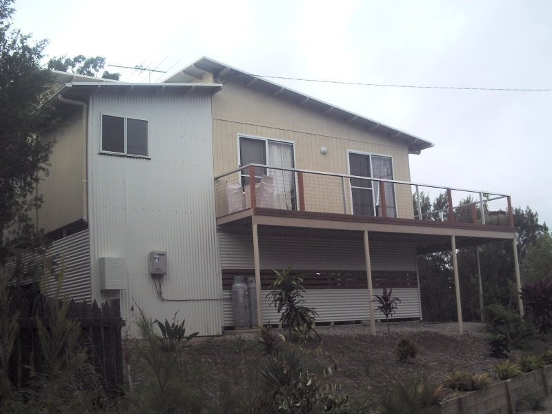 33 Scarborough Terrace, Macleay Island QLD 4184