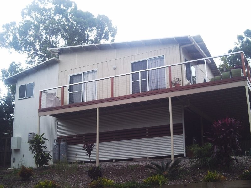 33 Scarborough Terrace, Macleay Island QLD 4184