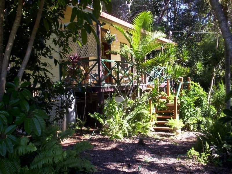 6 Scarborough Terrace, Macleay Island QLD 4184