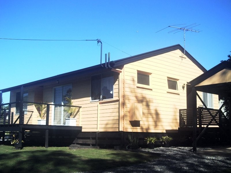 7 Lake  St, Macleay Island QLD 4184