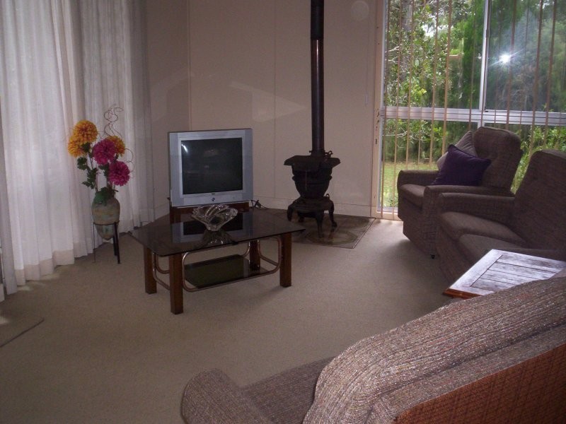 2-10 Zelma Ct, Macleay Island QLD 4184