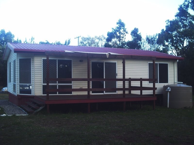 61 Francis St, Macleay Island QLD 4184
