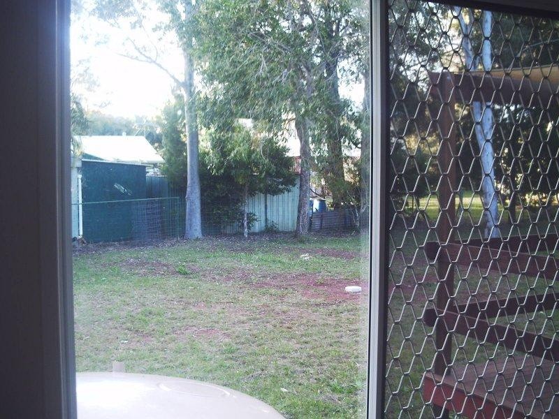 61 Francis St, Macleay Island QLD 4184