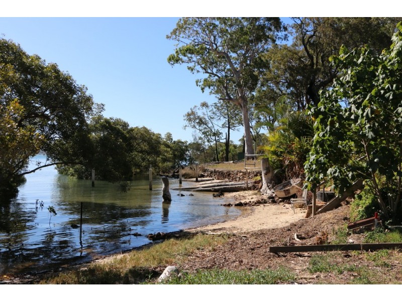 37 Coondooroopa Drive, Macleay Island QLD 4184