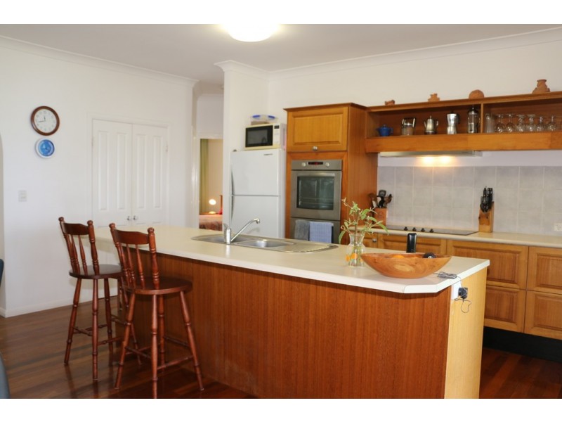 37 Coondooroopa Drive, Macleay Island QLD 4184