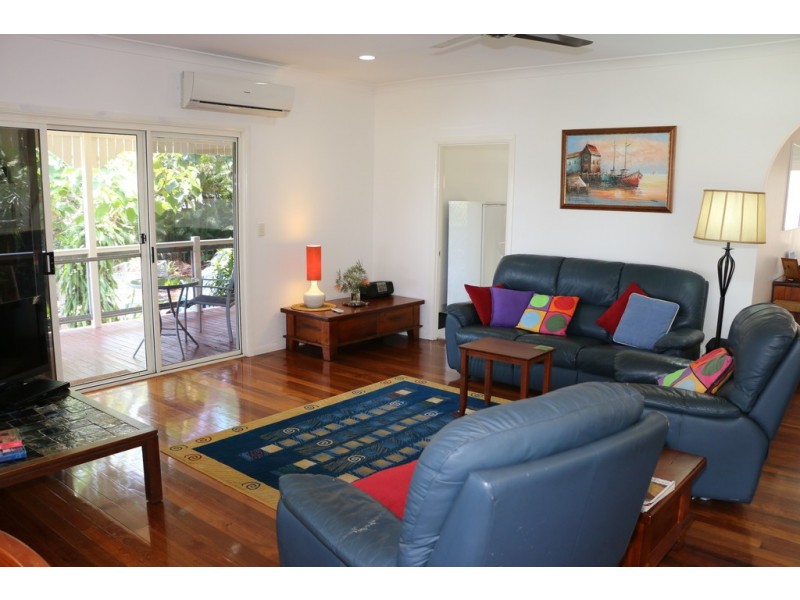 37 Coondooroopa Drive, Macleay Island QLD 4184