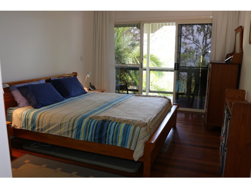 37 Coondooroopa Drive, Macleay Island QLD 4184