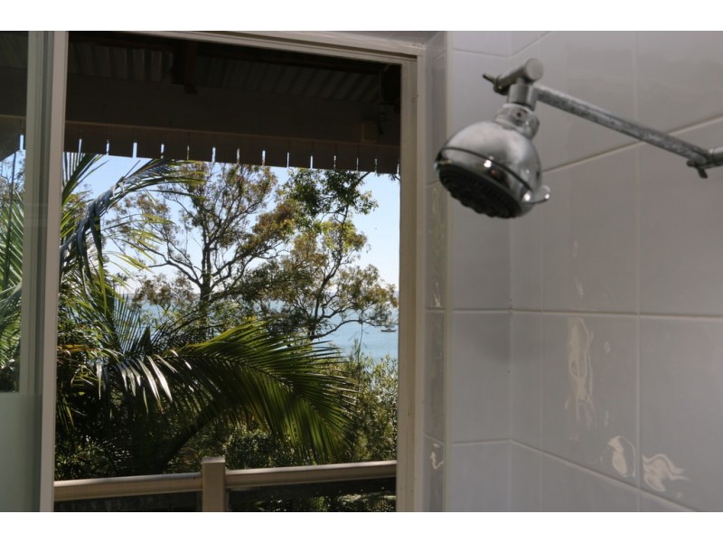 37 Coondooroopa Drive, Macleay Island QLD 4184