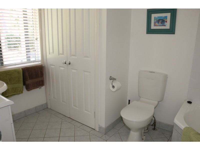 37 Coondooroopa Drive, Macleay Island QLD 4184