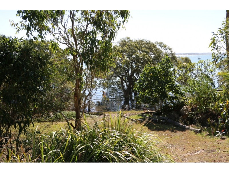37 Coondooroopa Drive, Macleay Island QLD 4184