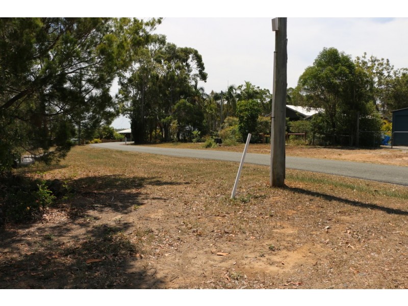 10 CALM WATERS CRESCENT, Macleay Island QLD 4184