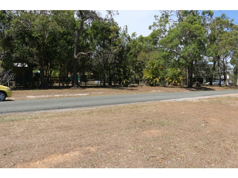 10 CALM WATERS CRESCENT, Macleay Island QLD 4184