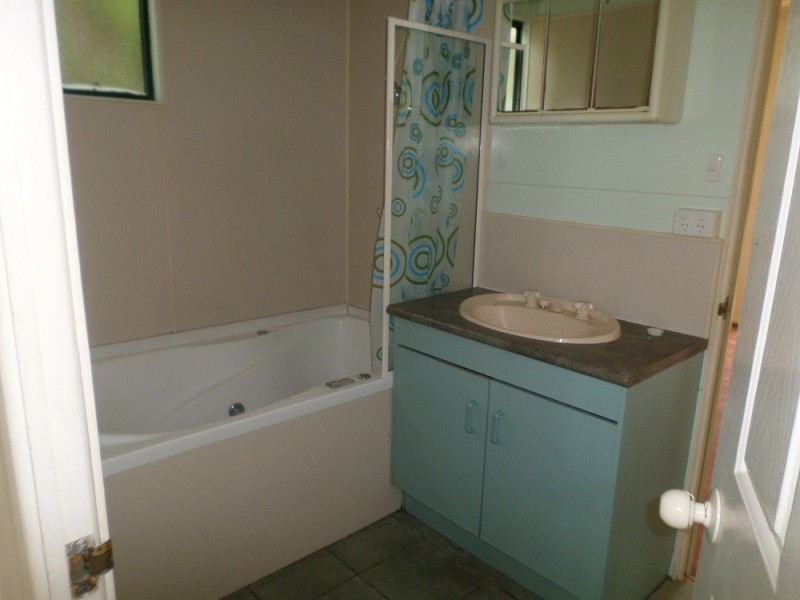 34 COONDOOROOPA DRIVE, Macleay Island QLD 4184