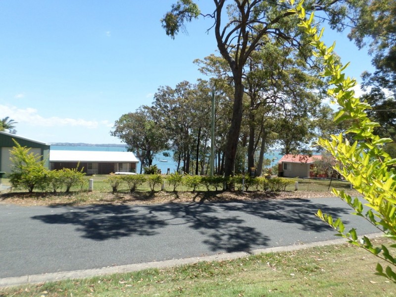34 COONDOOROOPA DRIVE, Macleay Island QLD 4184