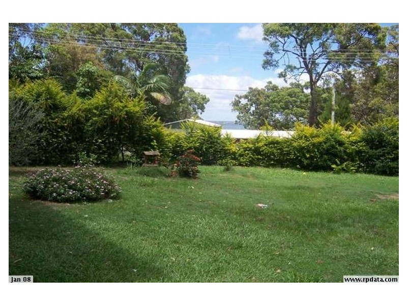 34 COONDOOROOPA DRIVE, Macleay Island QLD 4184