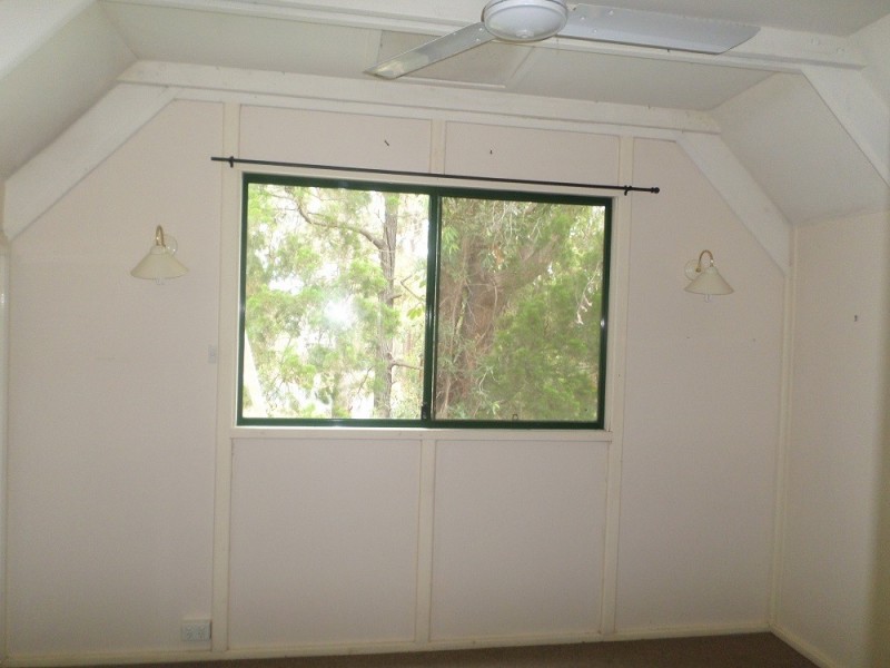 34 COONDOOROOPA DRIVE, Macleay Island QLD 4184