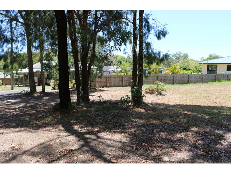 4 ORANGE COURT, Macleay Island QLD 4184
