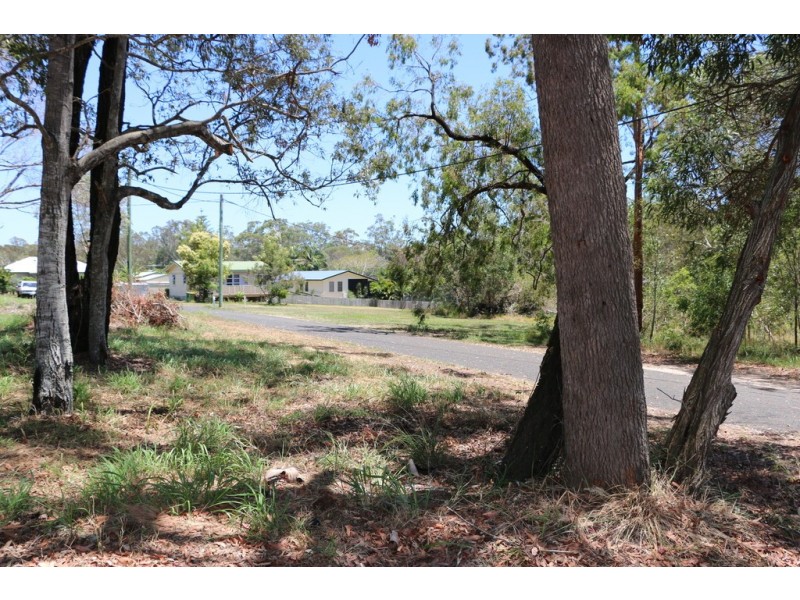 4 ORANGE COURT, Macleay Island QLD 4184