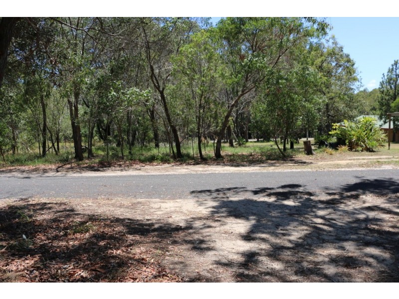 4 ORANGE COURT, Macleay Island QLD 4184