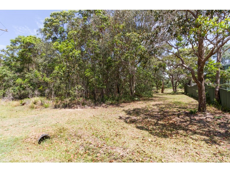76 LAGOON ROAD, Russell Island QLD 4184