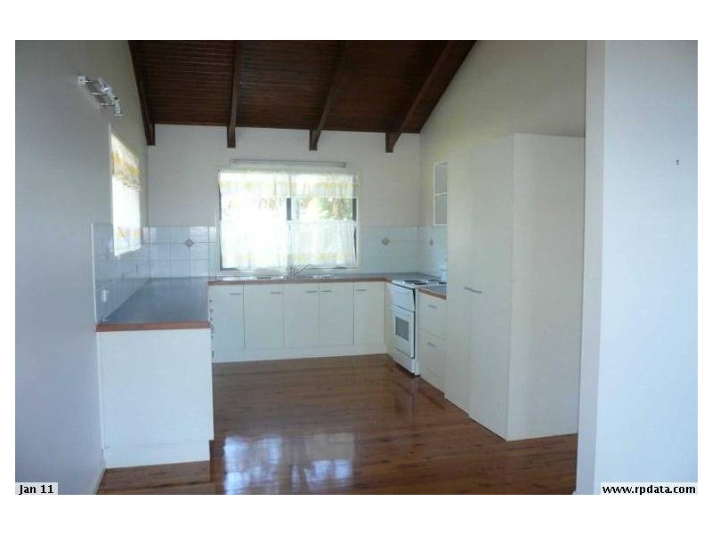 26 KIM CRESCENT, Macleay Island QLD 4184