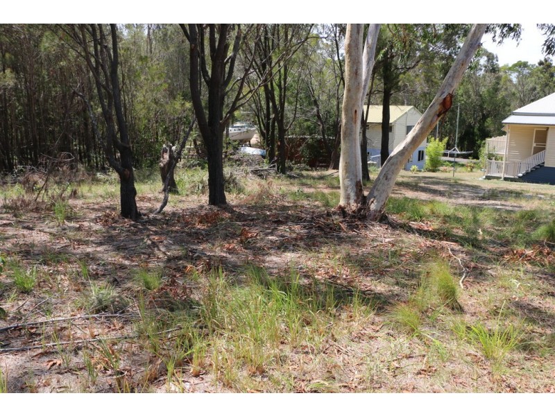 39 Barramundi Street, Macleay Island QLD 4184