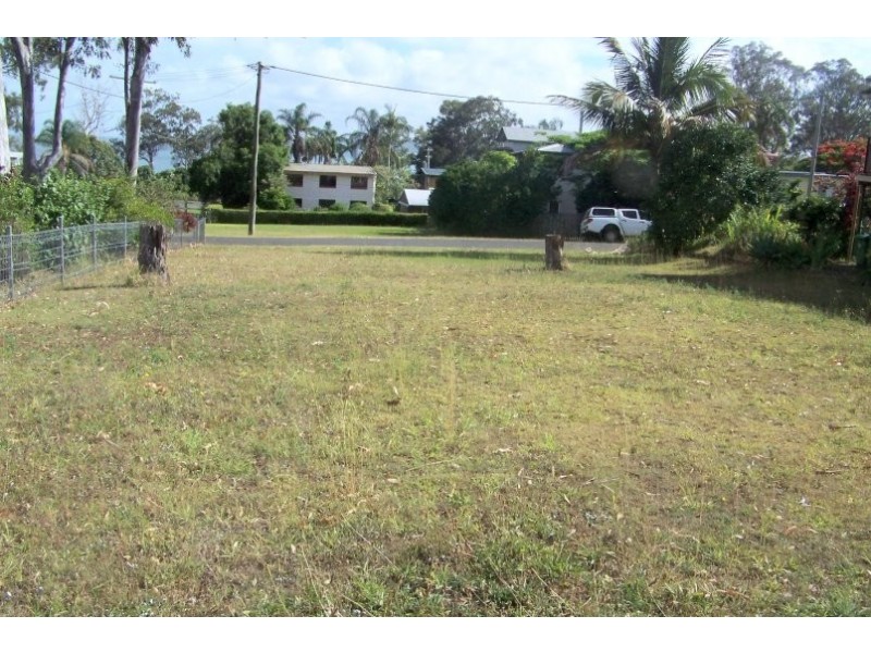 15 SHELLY CRES, Lamb Island QLD 4184