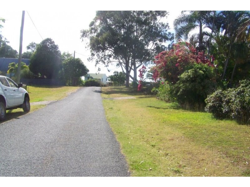 15 SHELLY CRES, Lamb Island QLD 4184