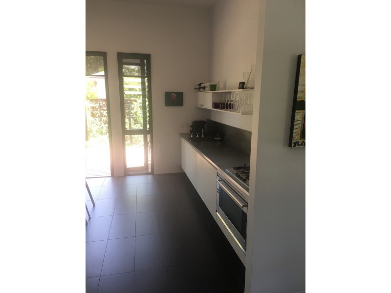 11 PRESIDENT TERRACE – HOLIDAY LET, Macleay Island QLD 4184