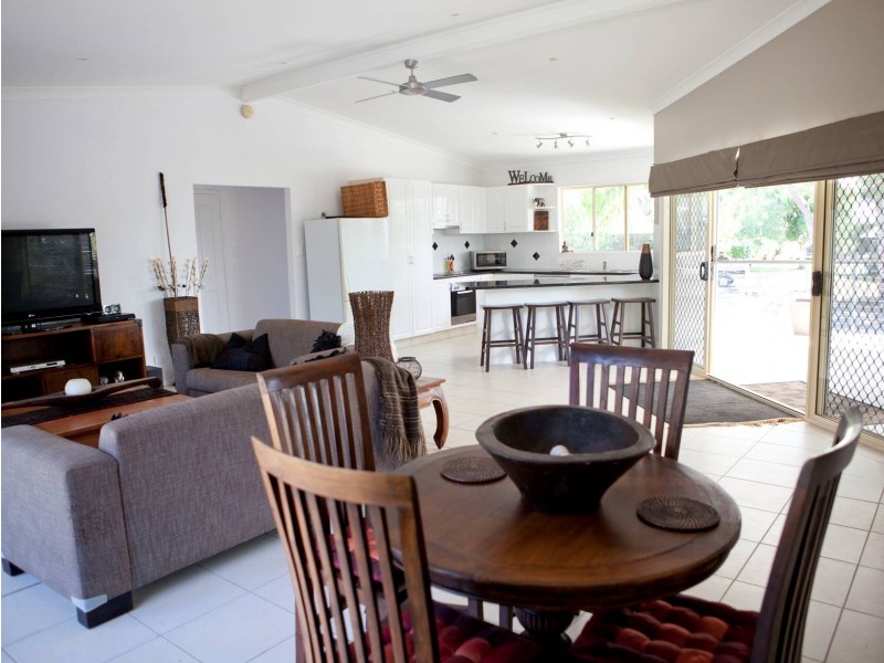 6 Wake Street, Macleay Island QLD 4184