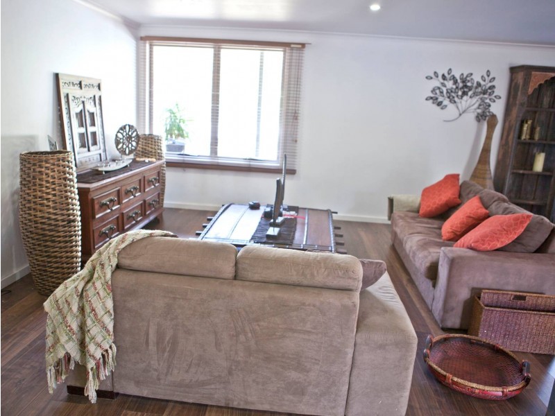 6 Wake Street, Macleay Island QLD 4184