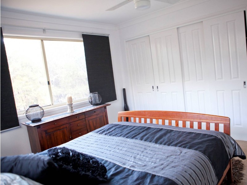 6 Wake Street, Macleay Island QLD 4184