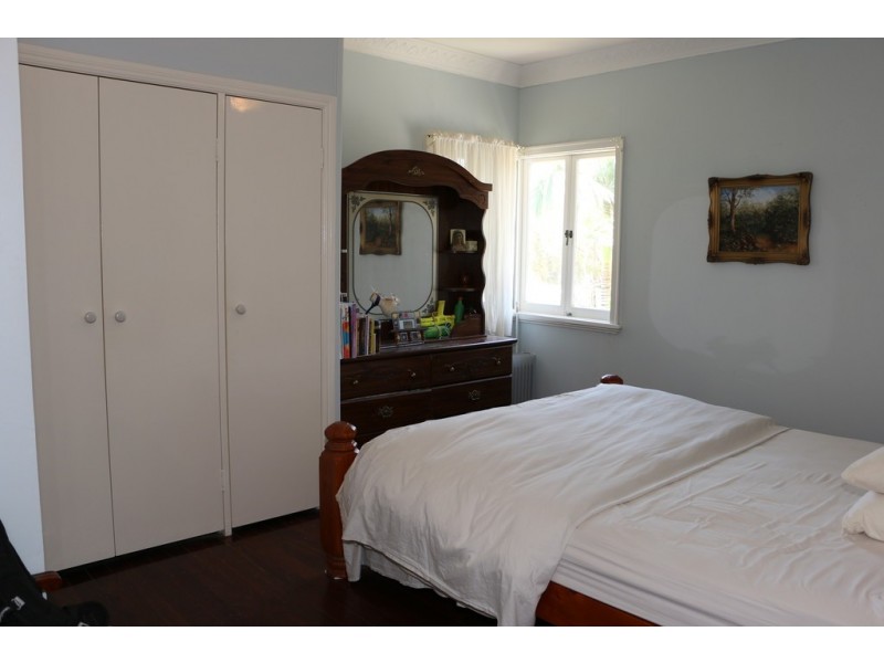 1 Oomool Street, Macleay Island QLD 4184