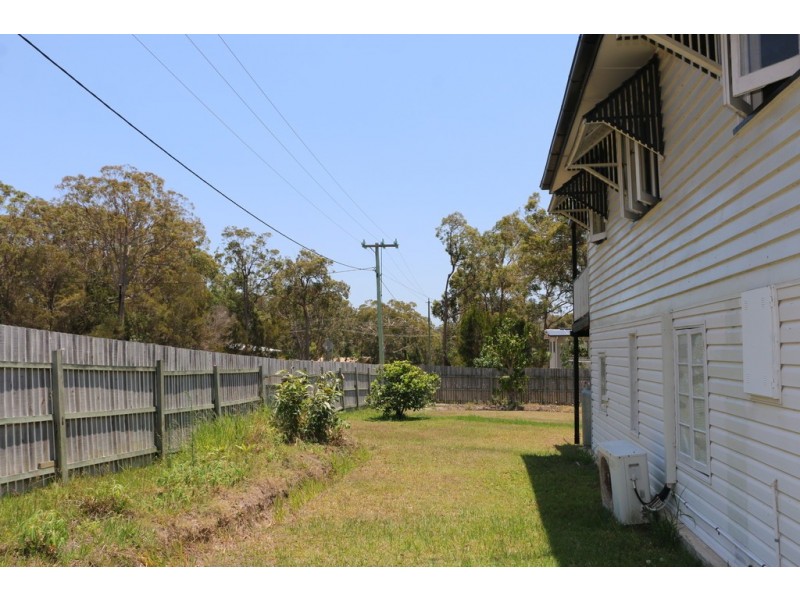 1 Oomool Street, Macleay Island QLD 4184