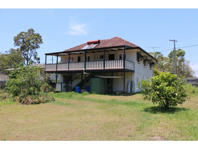 1 Oomool Street, Macleay Island QLD 4184