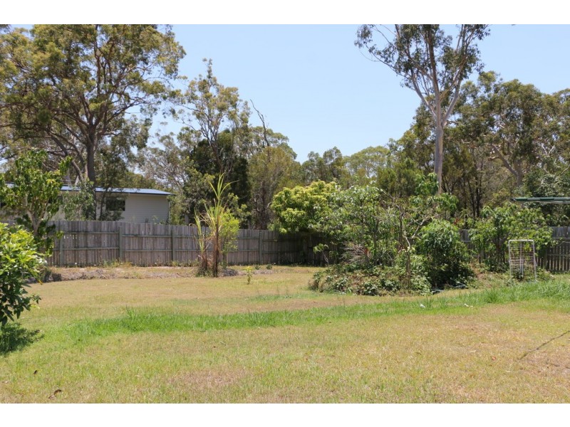 1 Oomool Street, Macleay Island QLD 4184