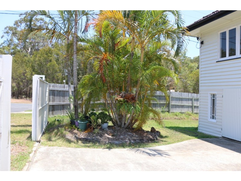 1 Oomool Street, Macleay Island QLD 4184