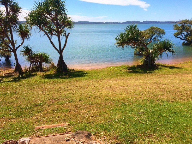 5 Golden Sands Bvd, Macleay Island QLD 4184