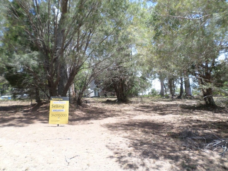 21-23 WARAMA STREET, Macleay Island QLD 4184