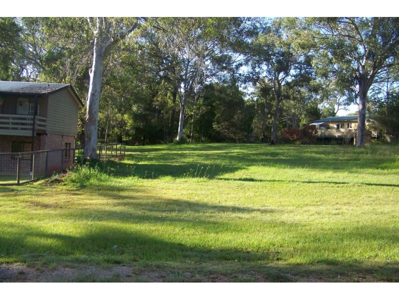 32 PERULPA DR, Lamb Island QLD 4184