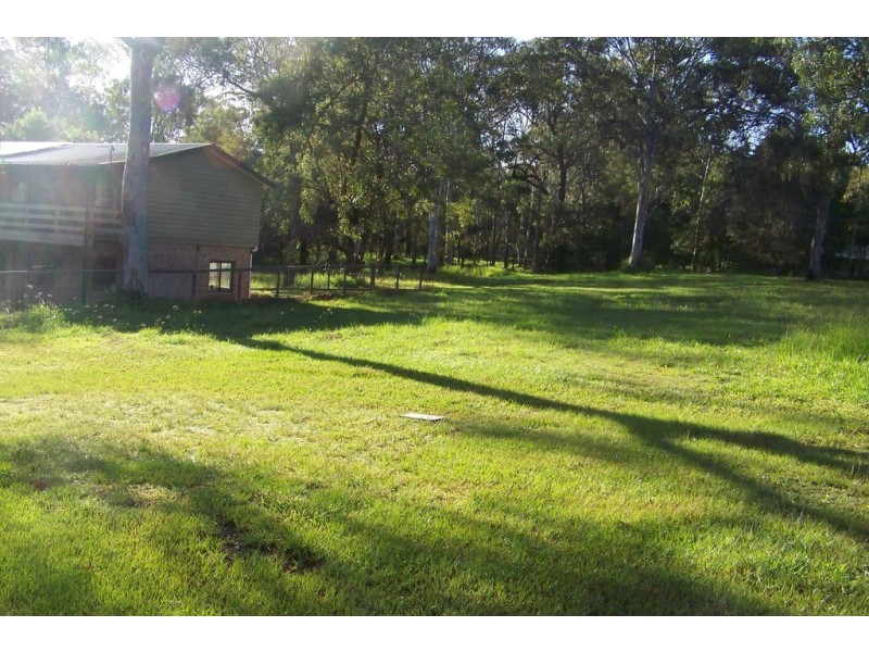 32 PERULPA DR, Lamb Island QLD 4184