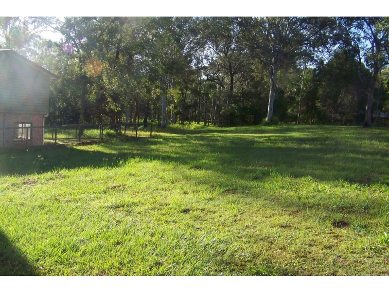 32 PERULPA DR, Lamb Island QLD 4184