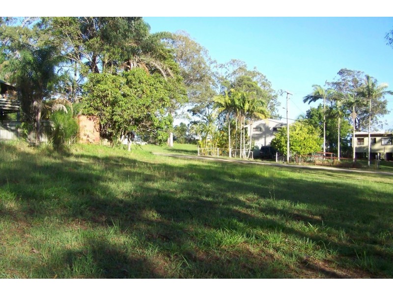 32 PERULPA DR, Lamb Island QLD 4184