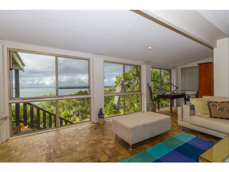 70 Western Road, Macleay Island QLD 4184