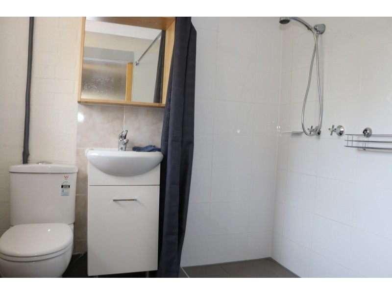 70 Western Road, Macleay Island QLD 4184