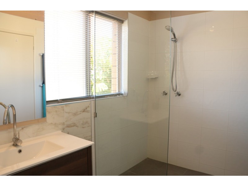 70 Western Road, Macleay Island QLD 4184