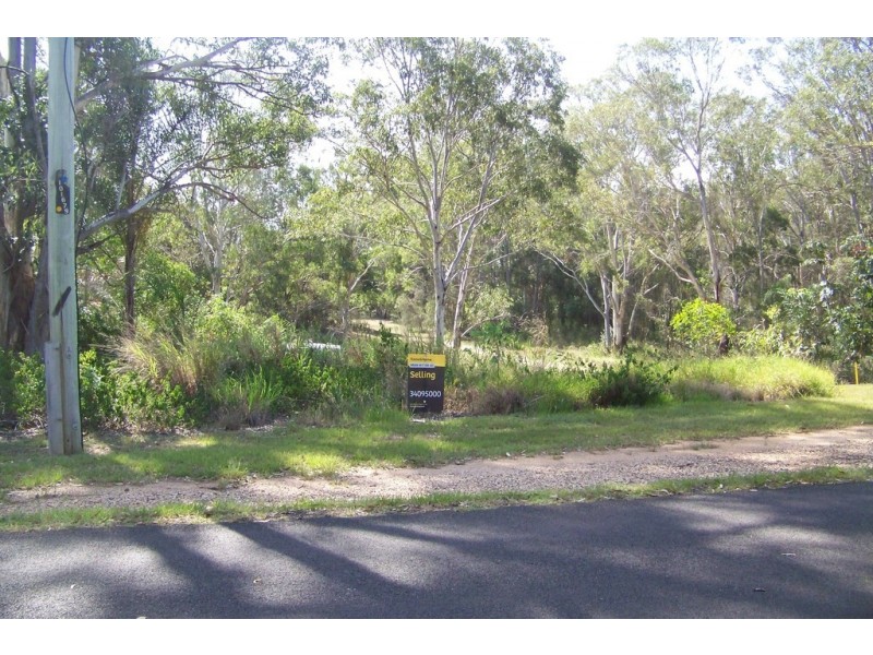 186 LUCAS DR, Lamb Island QLD 4184
