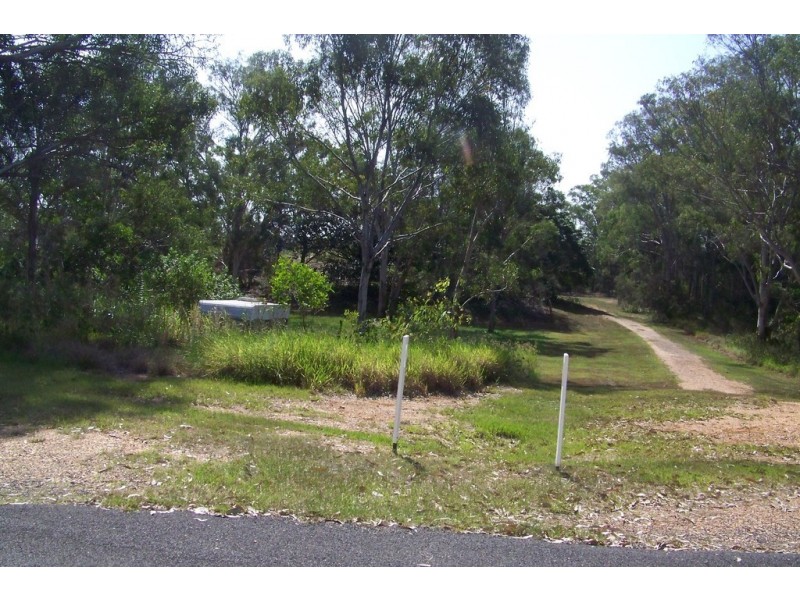 186 LUCAS DR, Lamb Island QLD 4184