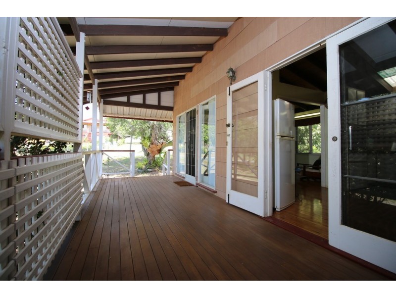 21-23 CURLEW STREET, Macleay Island QLD 4184